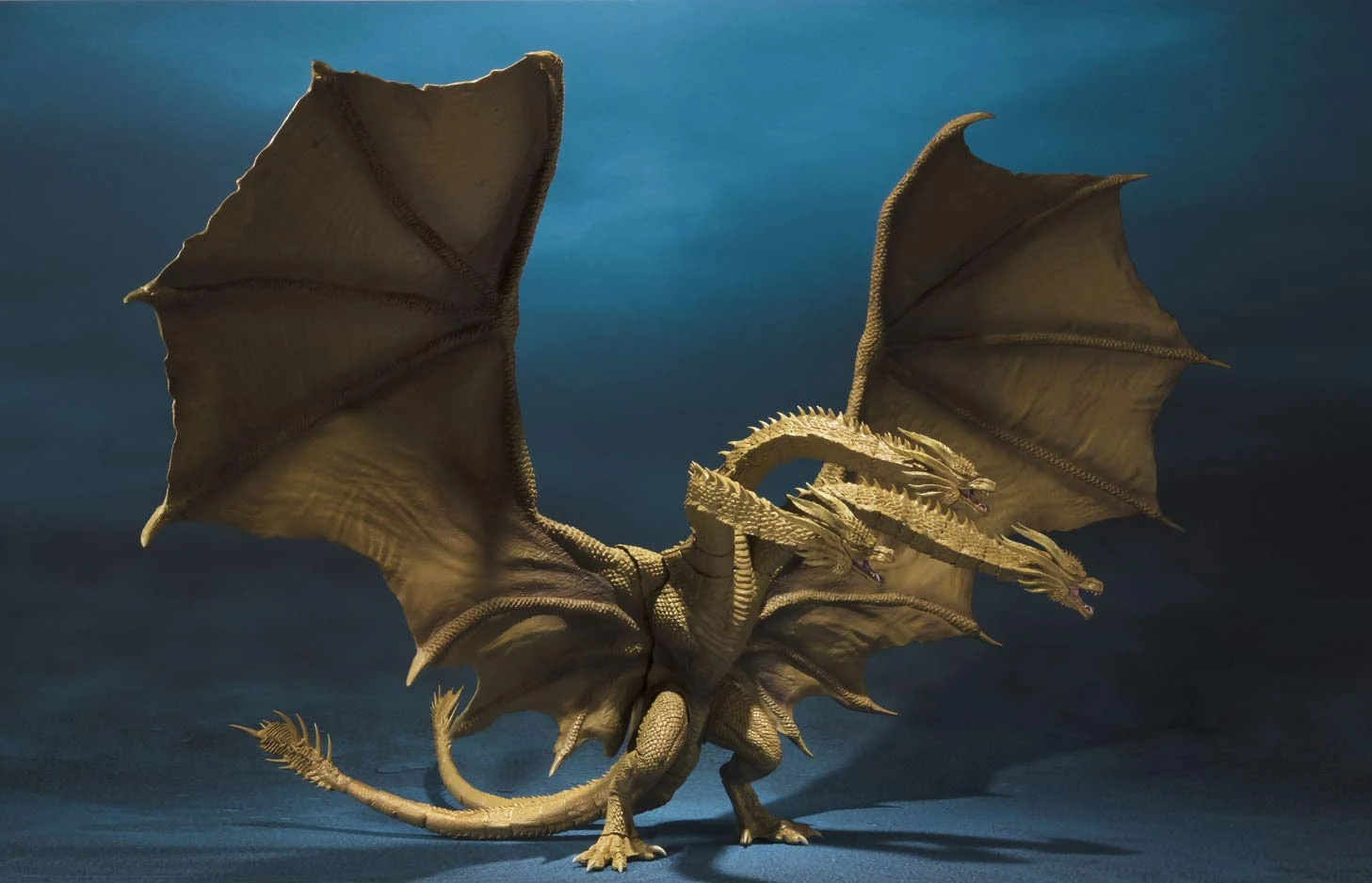 S.H.MonsterArts: King Ghidorah (2019) 5 S.H.MonsterArts: King Ghidorah (2019) - Image 4